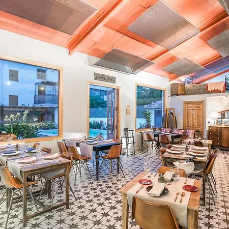 Manuel De La Capilla Hotel