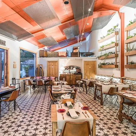 Manuel De La Capilla Hotel Arbuniel