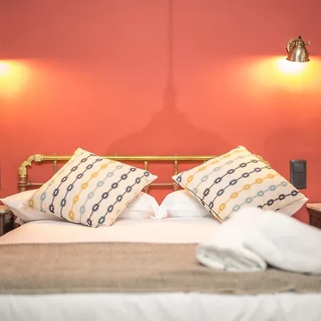 Manuel De La Capilla Hotel Arbuniel